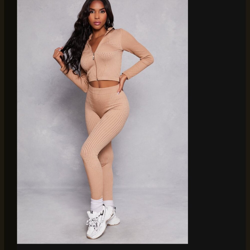 Sporty 2 Piece Set - Picture 2 of 6